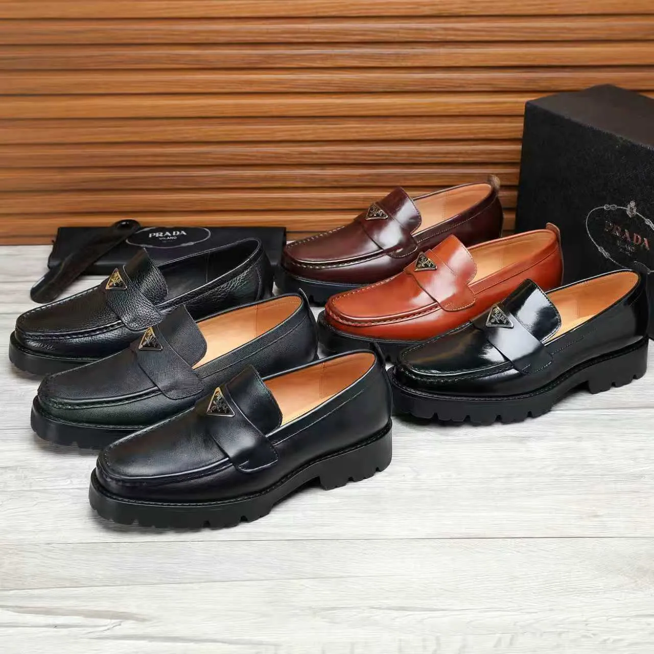 Men's shoes 💰540 💰💰🎩🎩【Prada】Counter 1:1⬆️original reproduction, absolute quality🆗original outsole, high-quality imported rubber, wear-resistant and non-slip, never degummed, upper material: imported first-layer cowhide➕anti-slip foam outsole, official website material, inner material: water-dyed leather lining, 6 colors available! Code number 38-45
